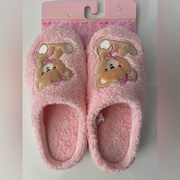 Womens Pink Teddy Fuzzy Slippers - Picture 7 of 7